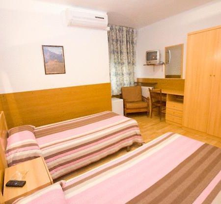 Hostal Lizana Huesca Eksteriør billede