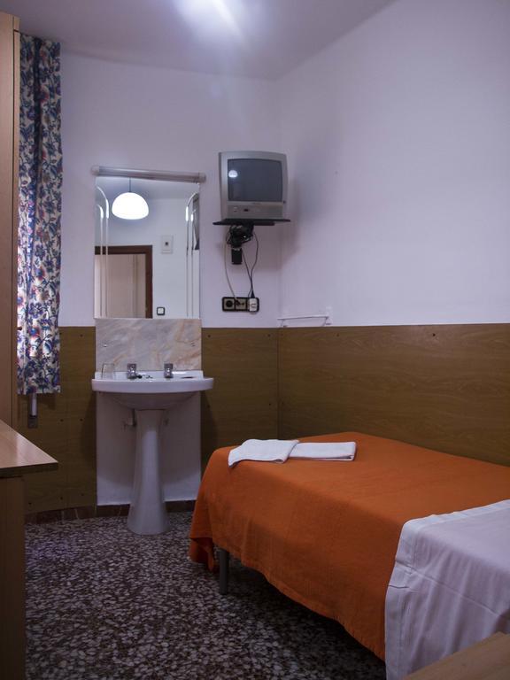 Hostal Lizana Huesca Værelse billede