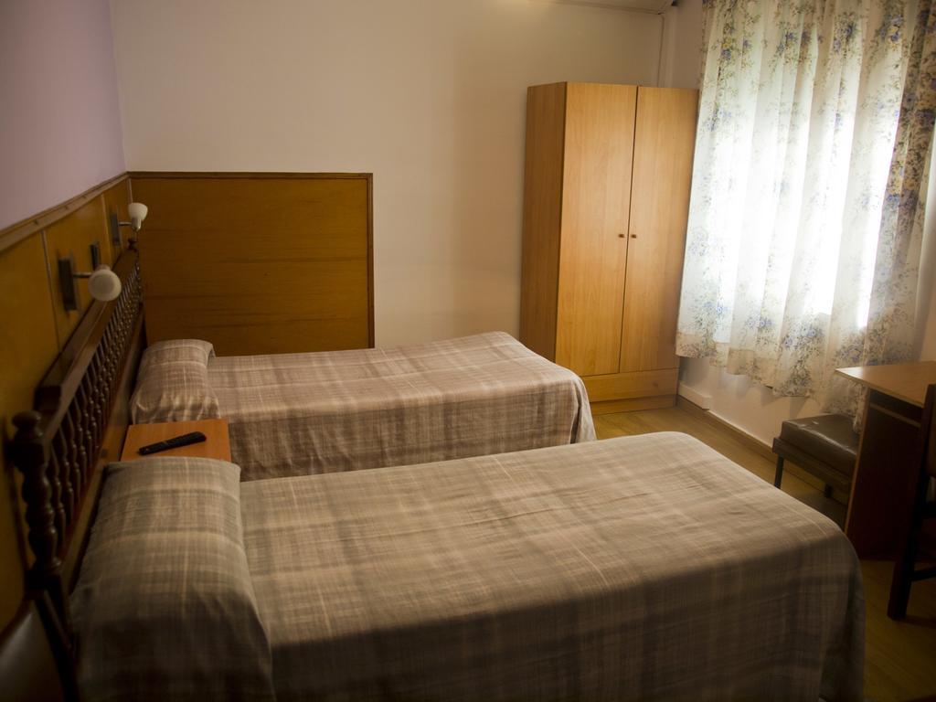 Hostal Lizana Huesca Værelse billede
