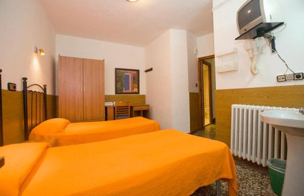 Hostal Lizana Huesca Eksteriør billede